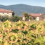 Tuscan Escape For Families 아파트