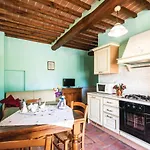 Tuscan Escape For Families 아파트